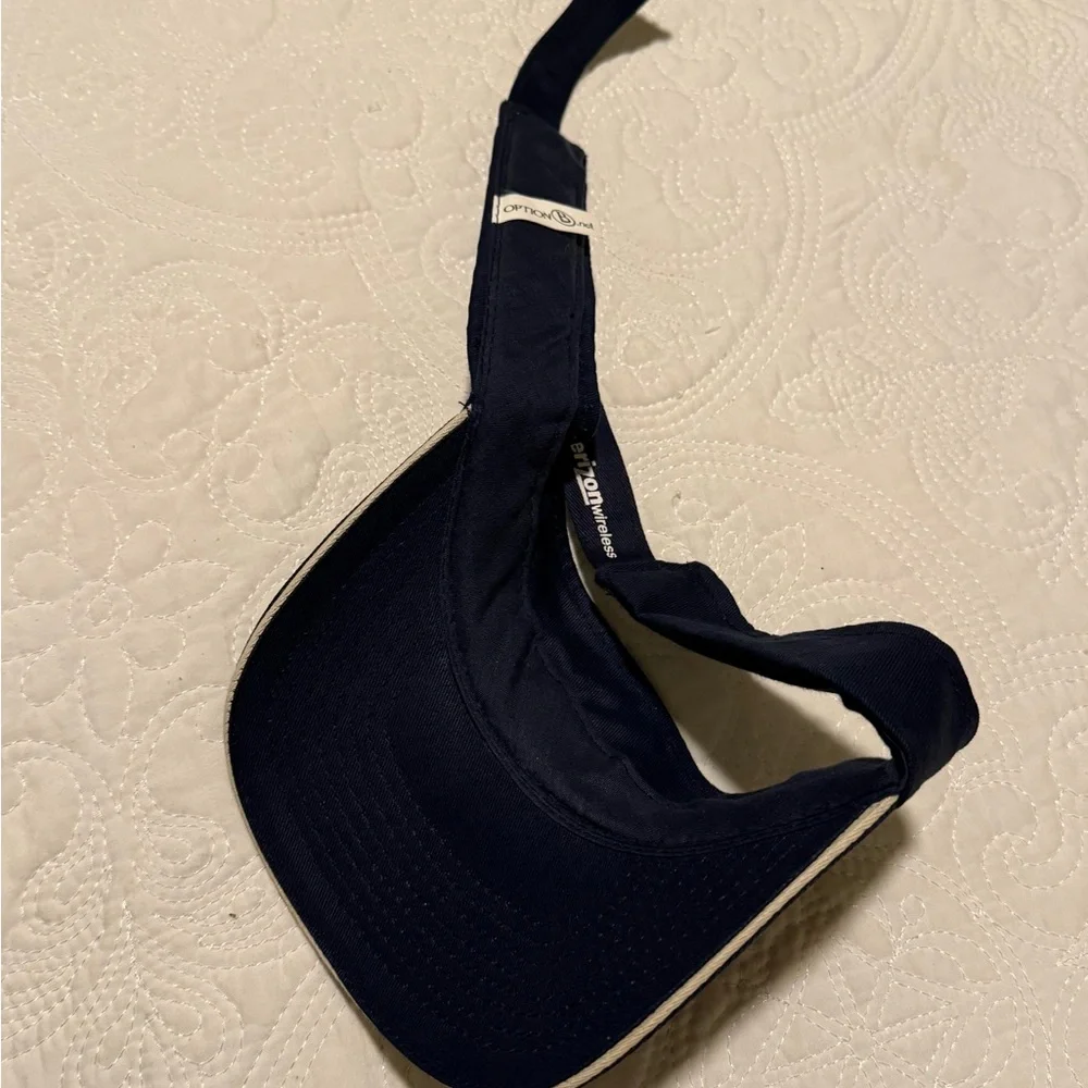NY Yankees  Navy Visor/Sun Hat with Verizon logo on the‎ back